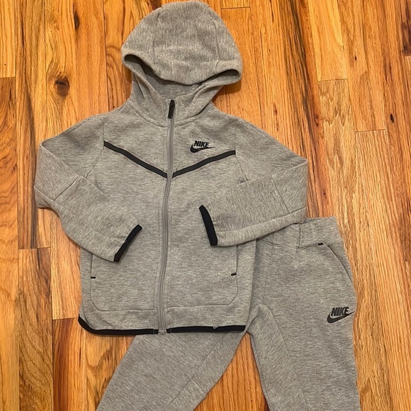 Gray Nike Tech Sweatsuit